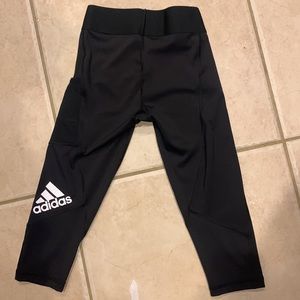 Adidas Capri Black Leggings- Excellent Condition-With Side Pocket- Size XXS